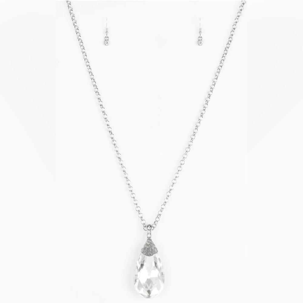 "SPELLBINDING
SPARKLE" WHITE NECKLACE & EARRING SET